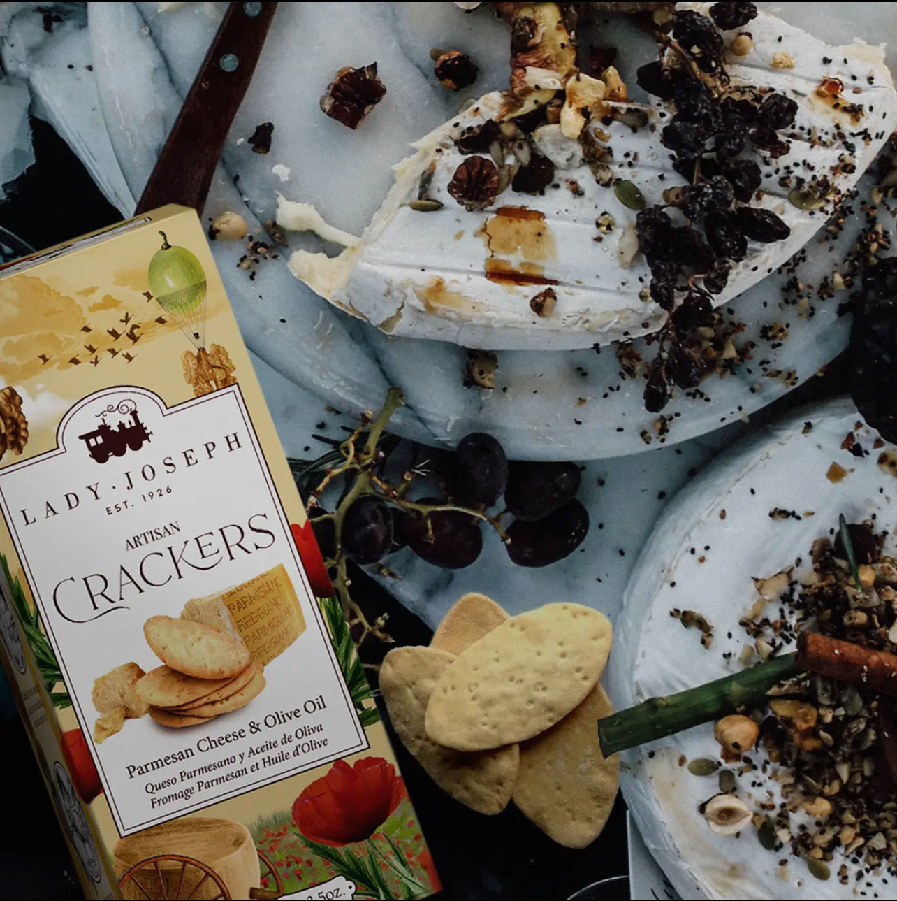Cracker mit Parmesan und Olivenöl - Feinkost Tasha