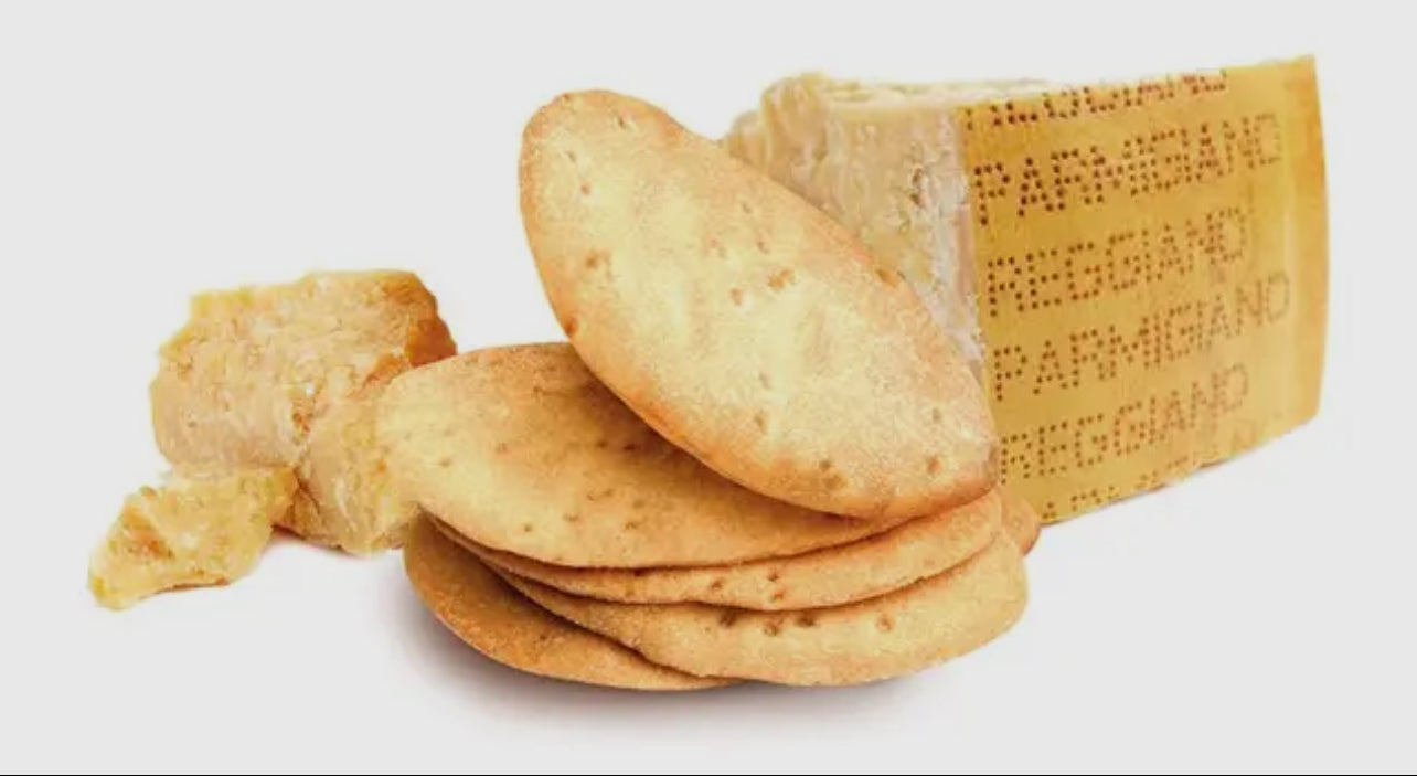 Cracker mit Parmesan und Olivenöl - Feinkost Tasha